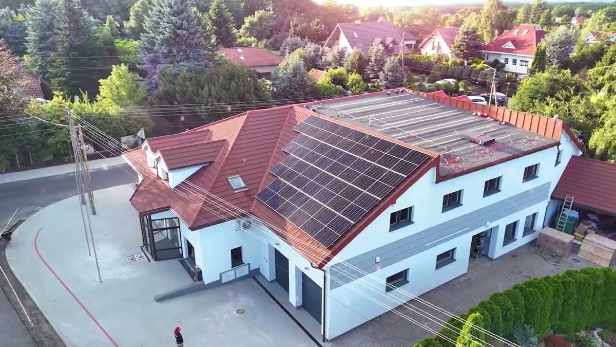 Realizacja B2B dla CONTACT Sp. z o.o. w Wilkanowie - instalacja fotowoltaiczna 50 kW